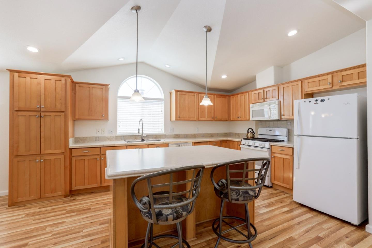 Detail Gallery Image 7 of 42 For 471 Mill Pond Dr #471,  San Jose,  CA 95125 - 3 Beds | 2 Baths