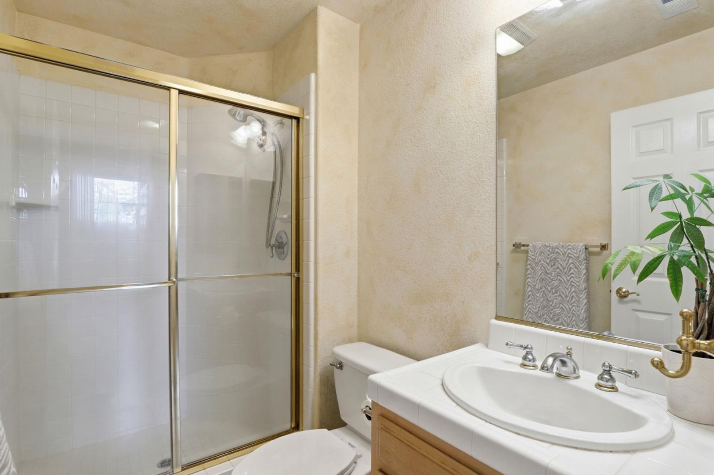 Detail Gallery Image 17 of 49 For 1536 Jackdow Ct, Gilroy,  CA 95020 - 5 Beds | 3 Baths