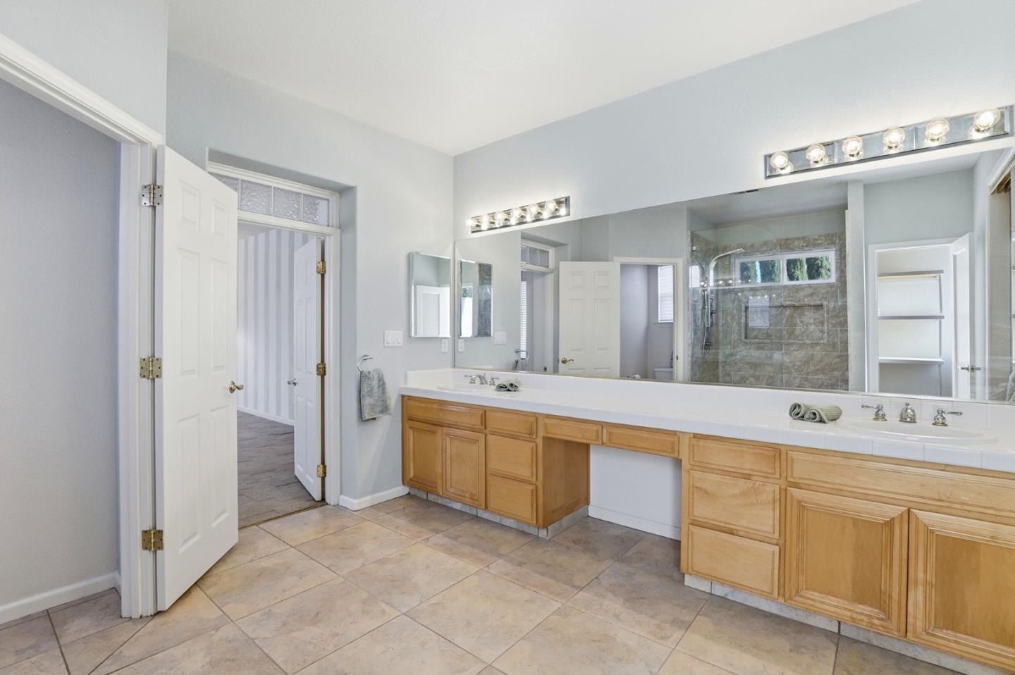 Detail Gallery Image 32 of 49 For 1536 Jackdow Ct, Gilroy,  CA 95020 - 5 Beds | 3 Baths