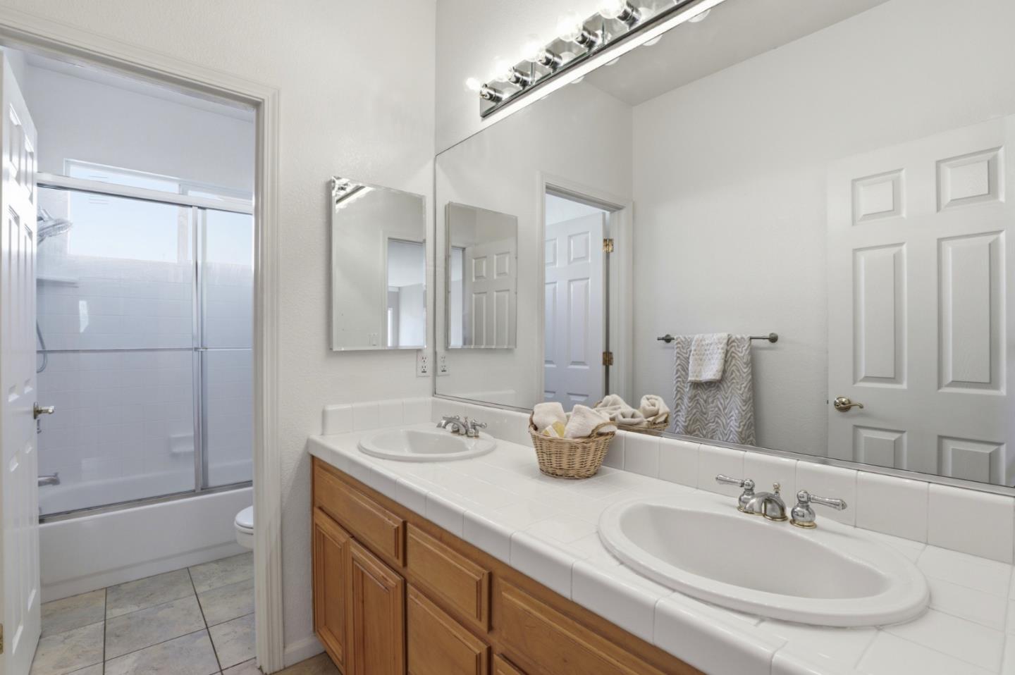 Detail Gallery Image 35 of 49 For 1536 Jackdow Ct, Gilroy,  CA 95020 - 5 Beds | 3 Baths