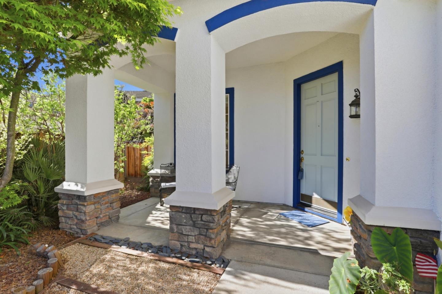 Detail Gallery Image 4 of 49 For 1536 Jackdow Ct, Gilroy,  CA 95020 - 5 Beds | 3 Baths