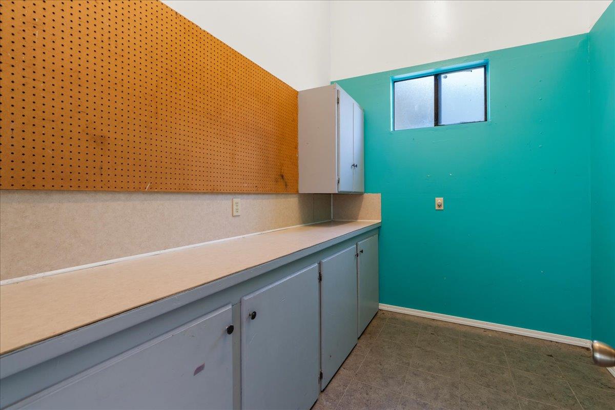 Detail Gallery Image 33 of 39 For 16655 Oak View Cir, Morgan Hill,  CA 95037 - 5 Beds | 4/1 Baths