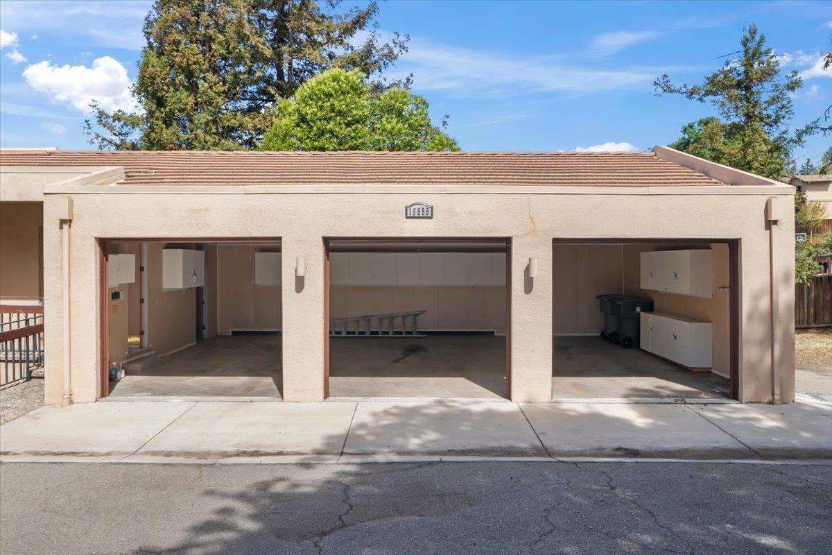 Detail Gallery Image 34 of 39 For 16655 Oak View Cir, Morgan Hill,  CA 95037 - 5 Beds | 4/1 Baths