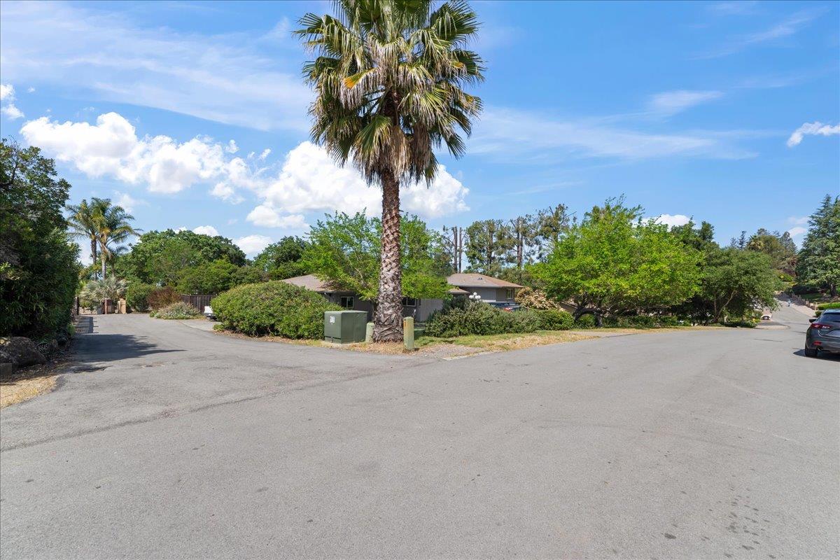 Detail Gallery Image 38 of 39 For 16655 Oak View Cir, Morgan Hill,  CA 95037 - 5 Beds | 4/1 Baths