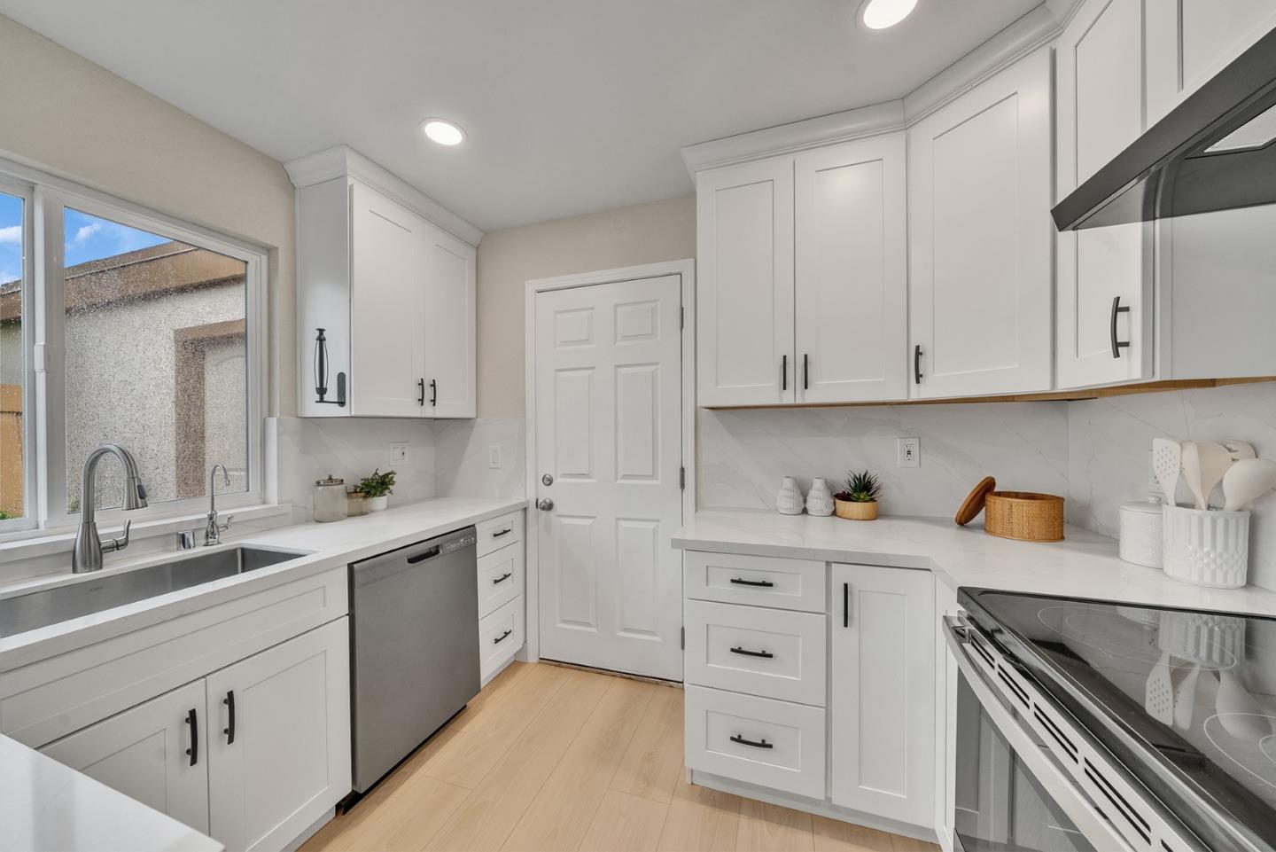 Photo #12: ML82040295 Listing: Photo #12