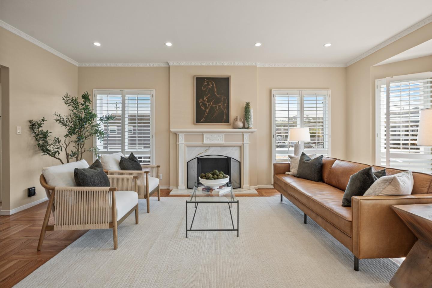 Front Image Thumbnail for ML82040296