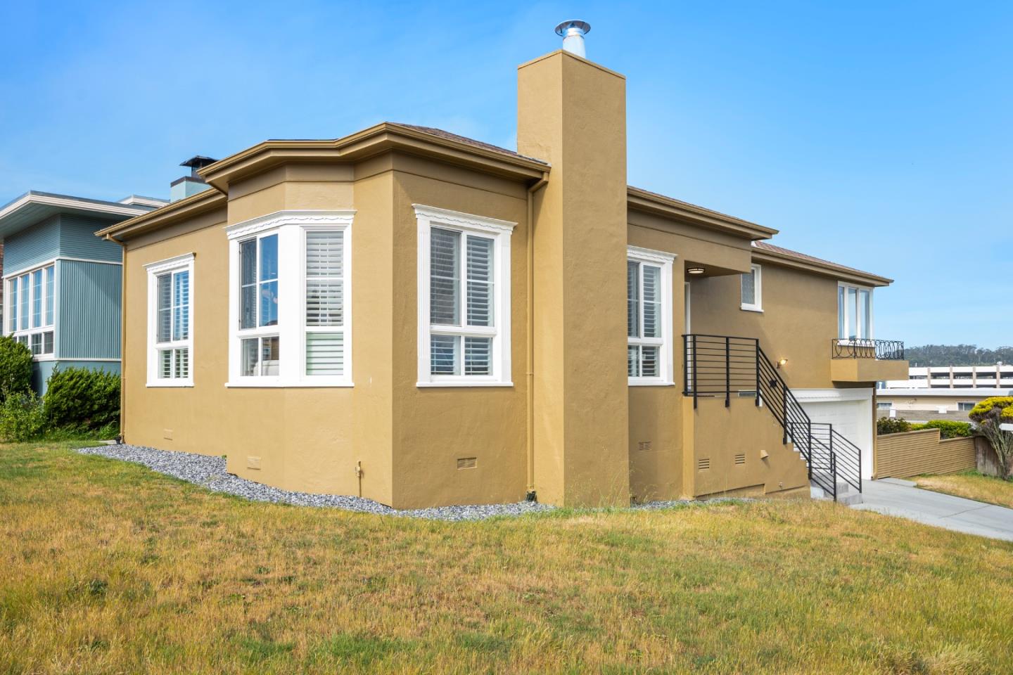 Detail Gallery Image 3 of 28 For 298 Belmar Ave, Daly City,  CA 94015 - 3 Beds | 2 Baths