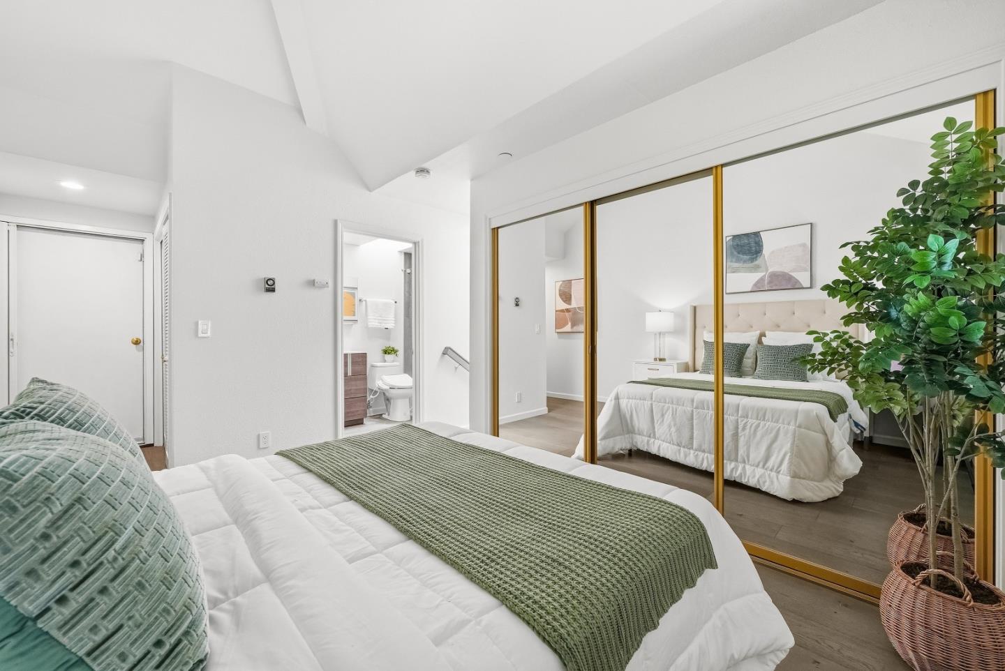 Detail Gallery Image 13 of 28 For 4151 El Camino Way #M,  Palo Alto,  CA 94306 - 2 Beds | 2 Baths