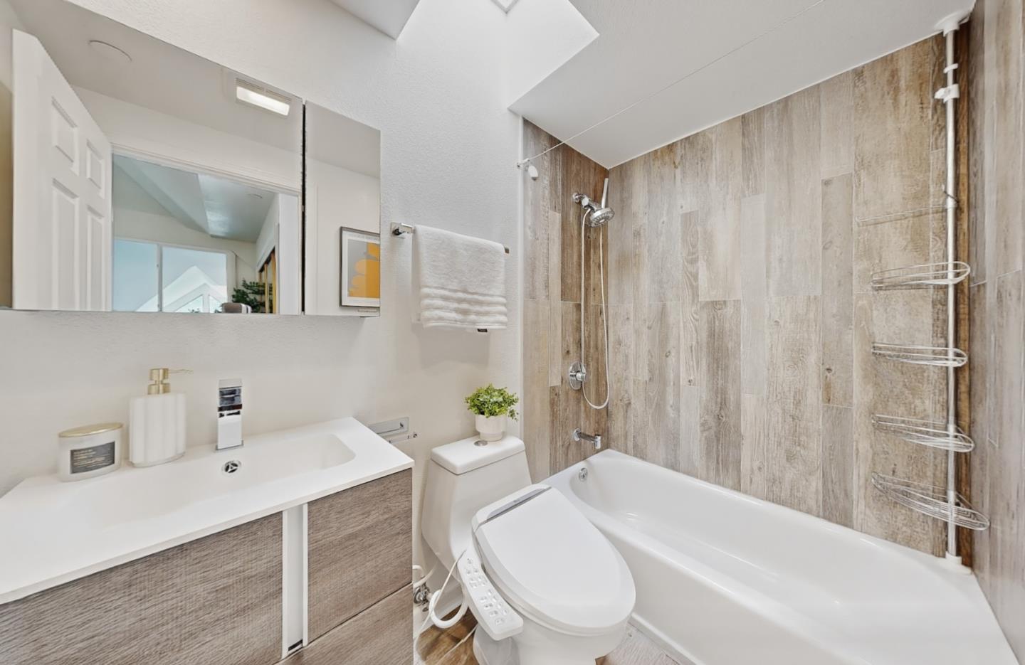 Detail Gallery Image 14 of 28 For 4151 El Camino Way #M,  Palo Alto,  CA 94306 - 2 Beds | 2 Baths