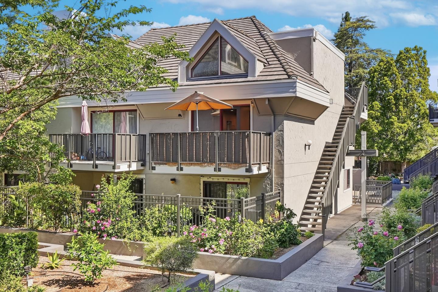 Detail Gallery Image 20 of 28 For 4151 El Camino Way #M,  Palo Alto,  CA 94306 - 2 Beds | 2 Baths