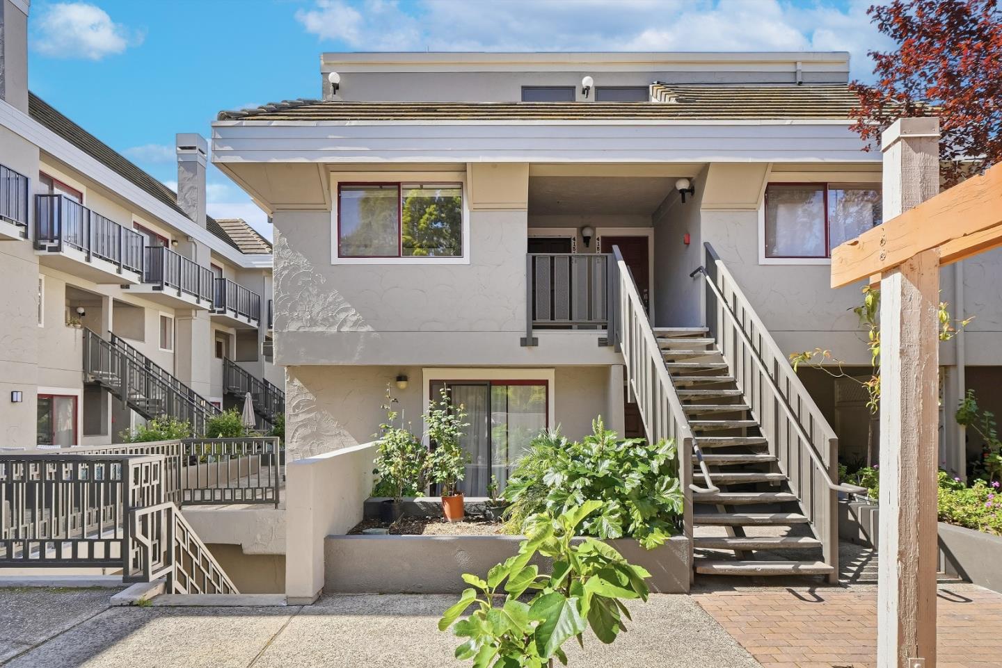 Detail Gallery Image 4 of 28 For 4151 El Camino Way #M,  Palo Alto,  CA 94306 - 2 Beds | 2 Baths