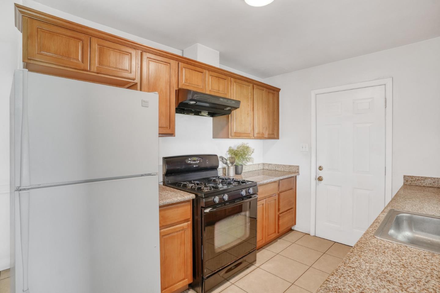 Detail Gallery Image 8 of 36 For 37266 Spruce St, Newark,  CA 94560 - 3 Beds | 1 Baths