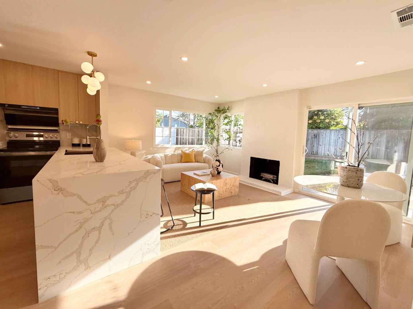 Detail Gallery Image 2 of 22 For 31391 San Diego Ct, Union City,  CA 94587 - 3 Beds | 2 Baths