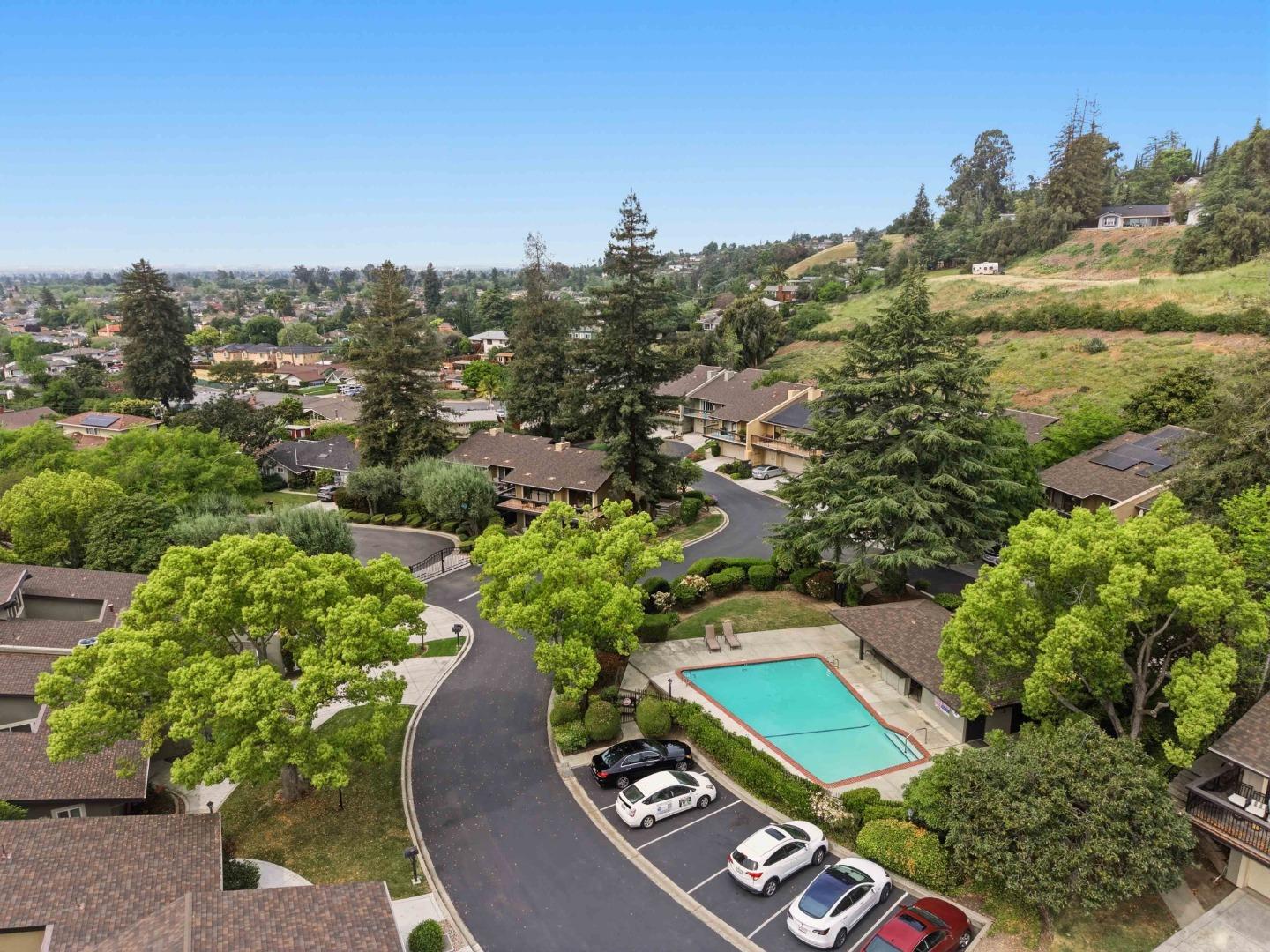 Detail Gallery Image 10 of 49 For 496 Golfview Dr, San Jose,  CA 95127 - 2 Beds | 2/1 Baths