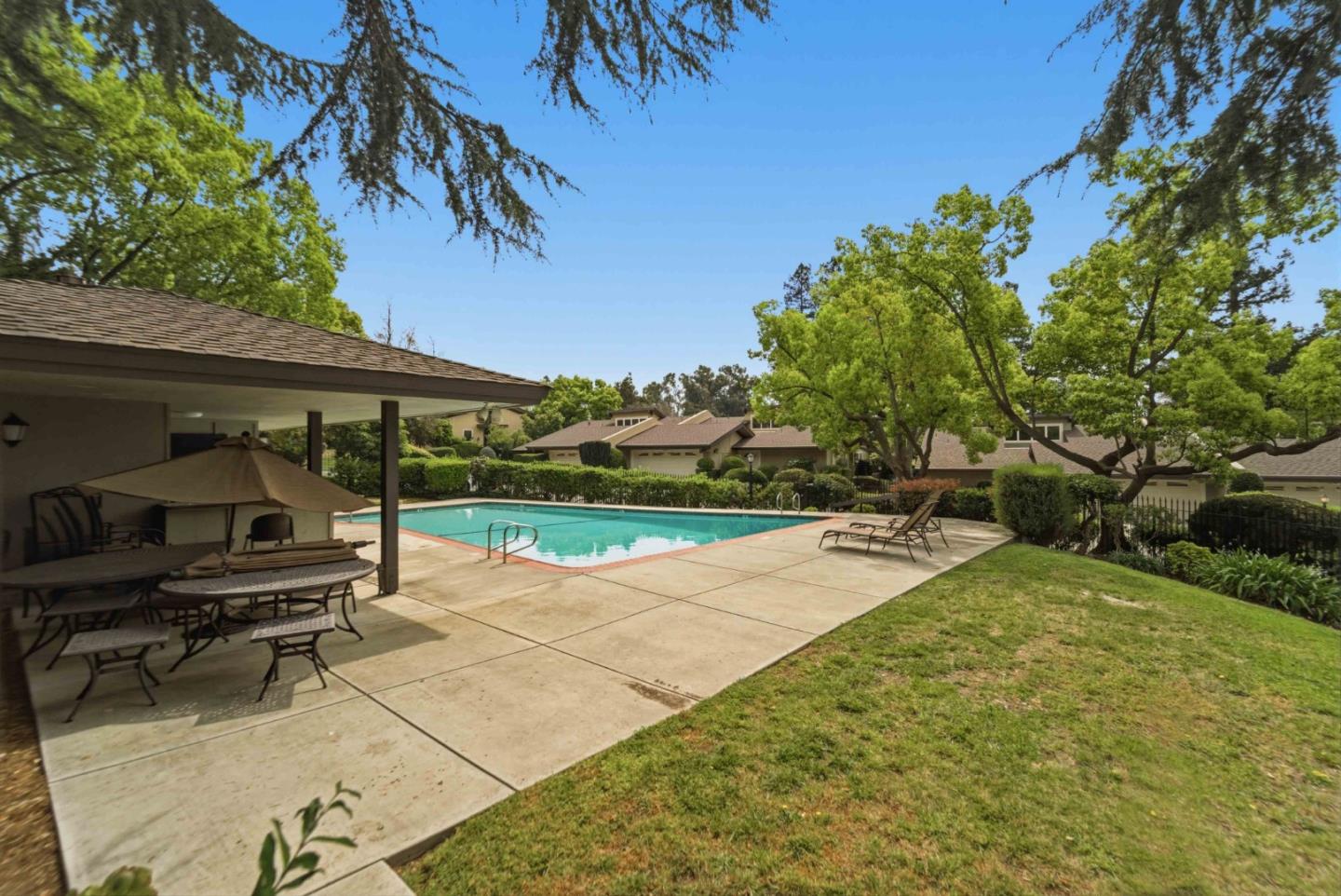 Detail Gallery Image 11 of 49 For 496 Golfview Dr, San Jose,  CA 95127 - 2 Beds | 2/1 Baths