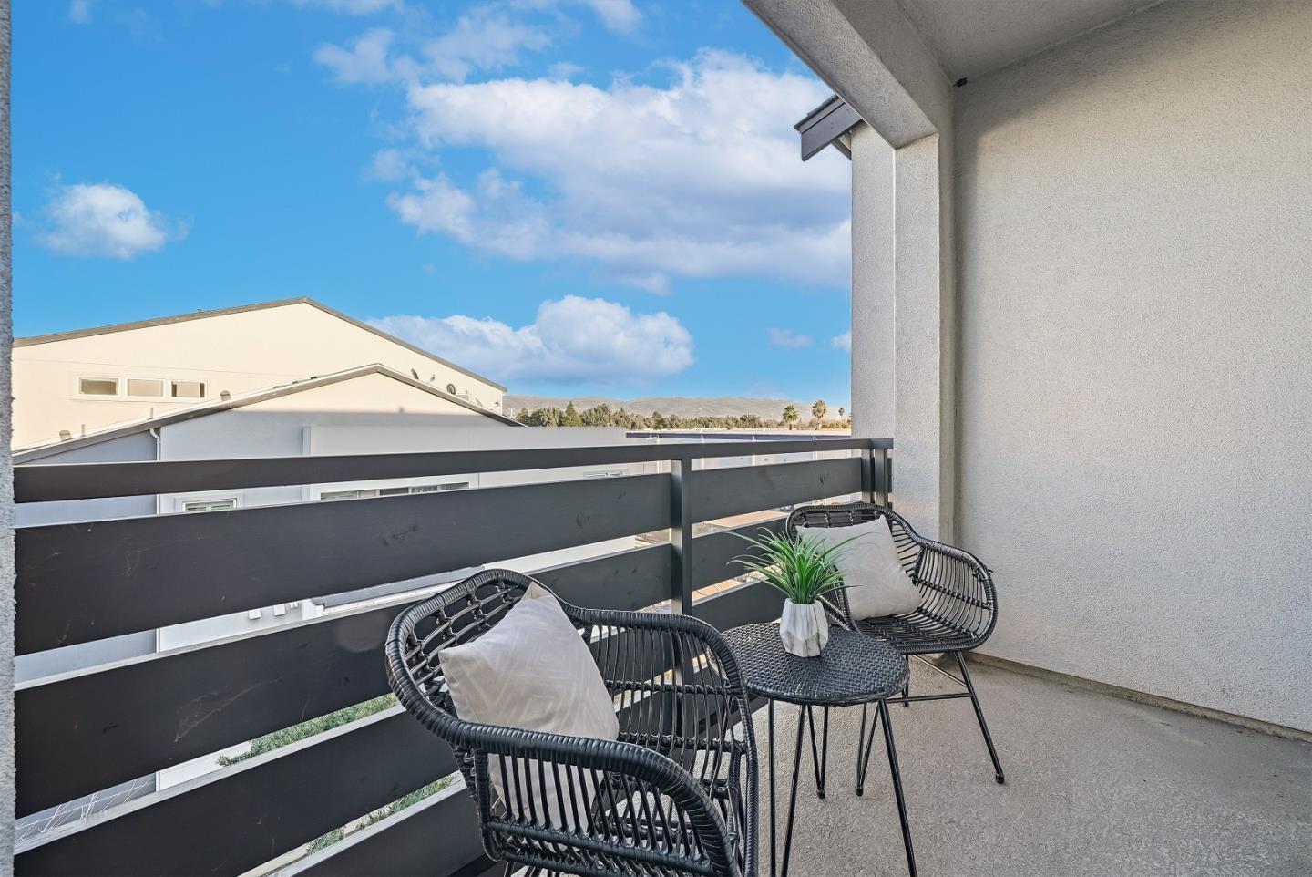 Detail Gallery Image 31 of 50 For 621 Blackbury Ln, San Jose,  CA 95133 - 3 Beds | 3 Baths