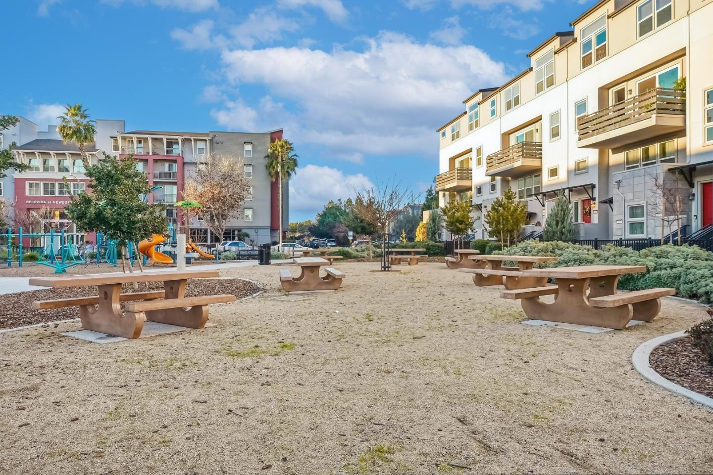 Detail Gallery Image 40 of 50 For 621 Blackbury Ln, San Jose,  CA 95133 - 3 Beds | 3 Baths