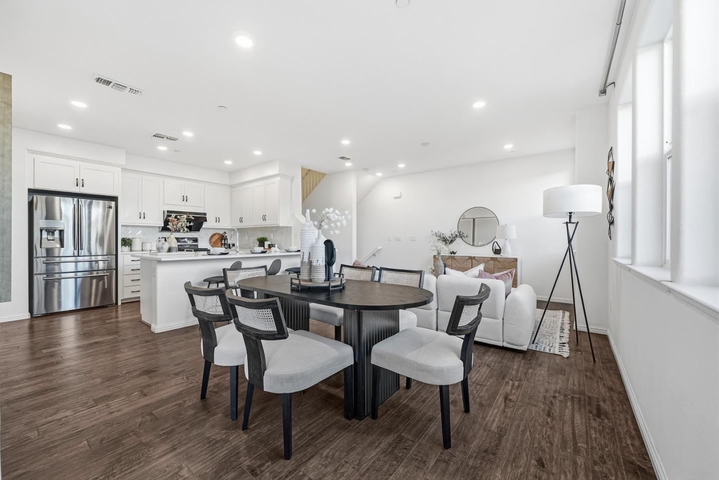 Detail Gallery Image 8 of 50 For 621 Blackbury Ln, San Jose,  CA 95133 - 3 Beds | 3 Baths