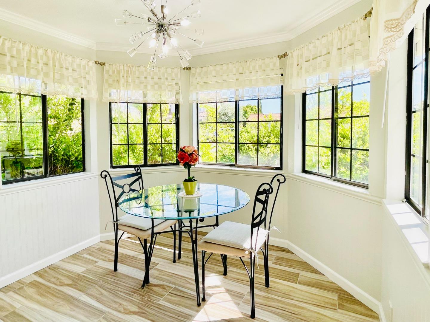 Detail Gallery Image 12 of 42 For 3561 Slopeview Dr, San Jose,  CA 95148 - 3 Beds | 2 Baths