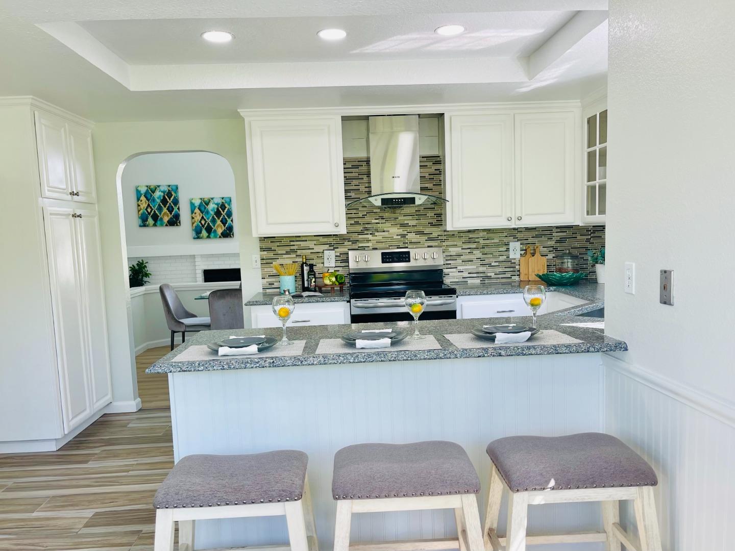 Detail Gallery Image 15 of 42 For 3561 Slopeview Dr, San Jose,  CA 95148 - 3 Beds | 2 Baths