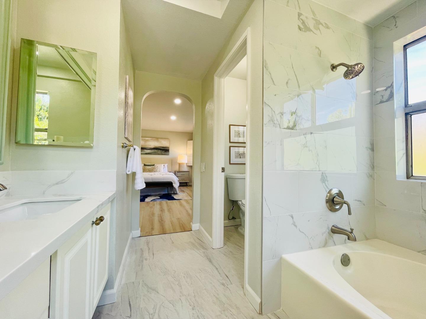 Detail Gallery Image 19 of 42 For 3561 Slopeview Dr, San Jose,  CA 95148 - 3 Beds | 2 Baths