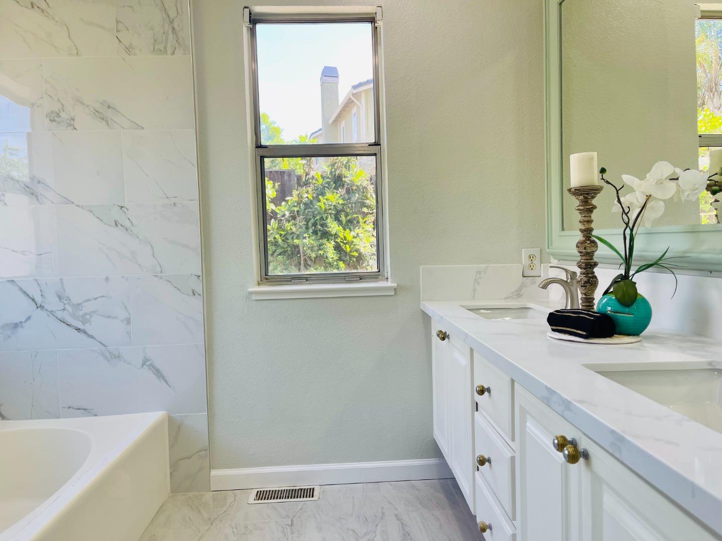 Detail Gallery Image 21 of 42 For 3561 Slopeview Dr, San Jose,  CA 95148 - 3 Beds | 2 Baths