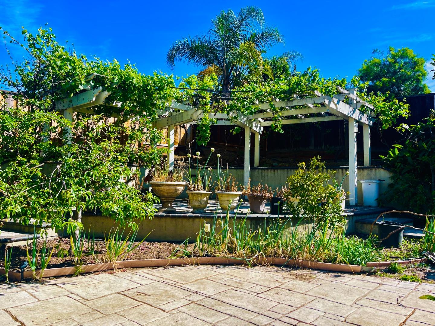 Detail Gallery Image 33 of 42 For 3561 Slopeview Dr, San Jose,  CA 95148 - 3 Beds | 2 Baths