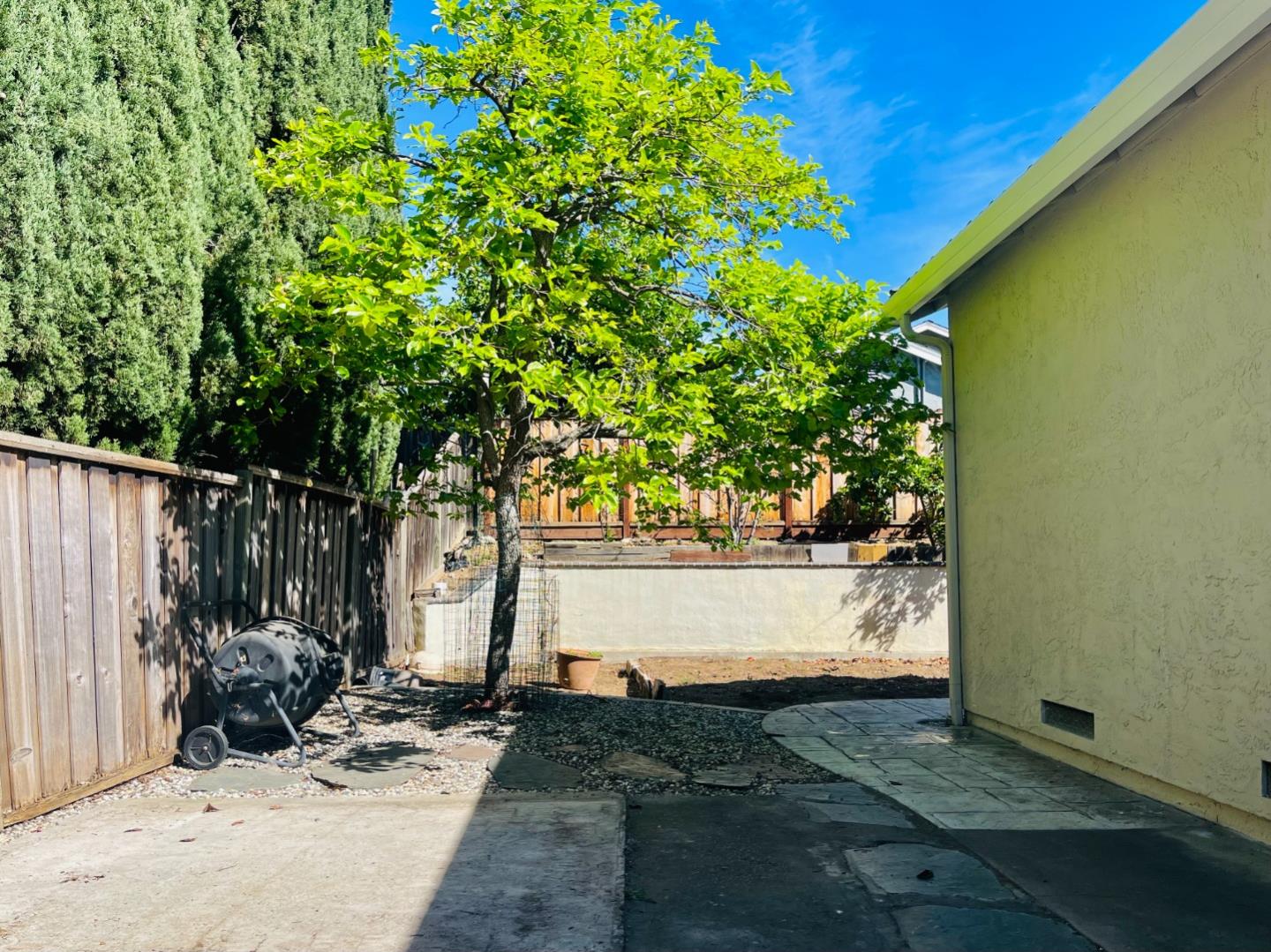 Detail Gallery Image 39 of 42 For 3561 Slopeview Dr, San Jose,  CA 95148 - 3 Beds | 2 Baths