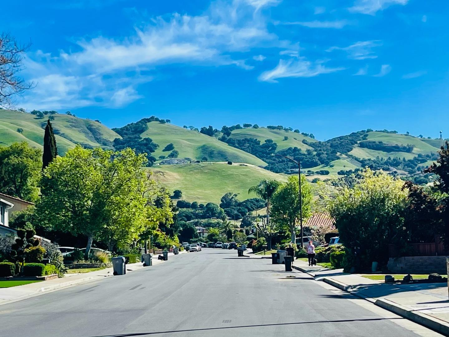 Detail Gallery Image 42 of 42 For 3561 Slopeview Dr, San Jose,  CA 95148 - 3 Beds | 2 Baths
