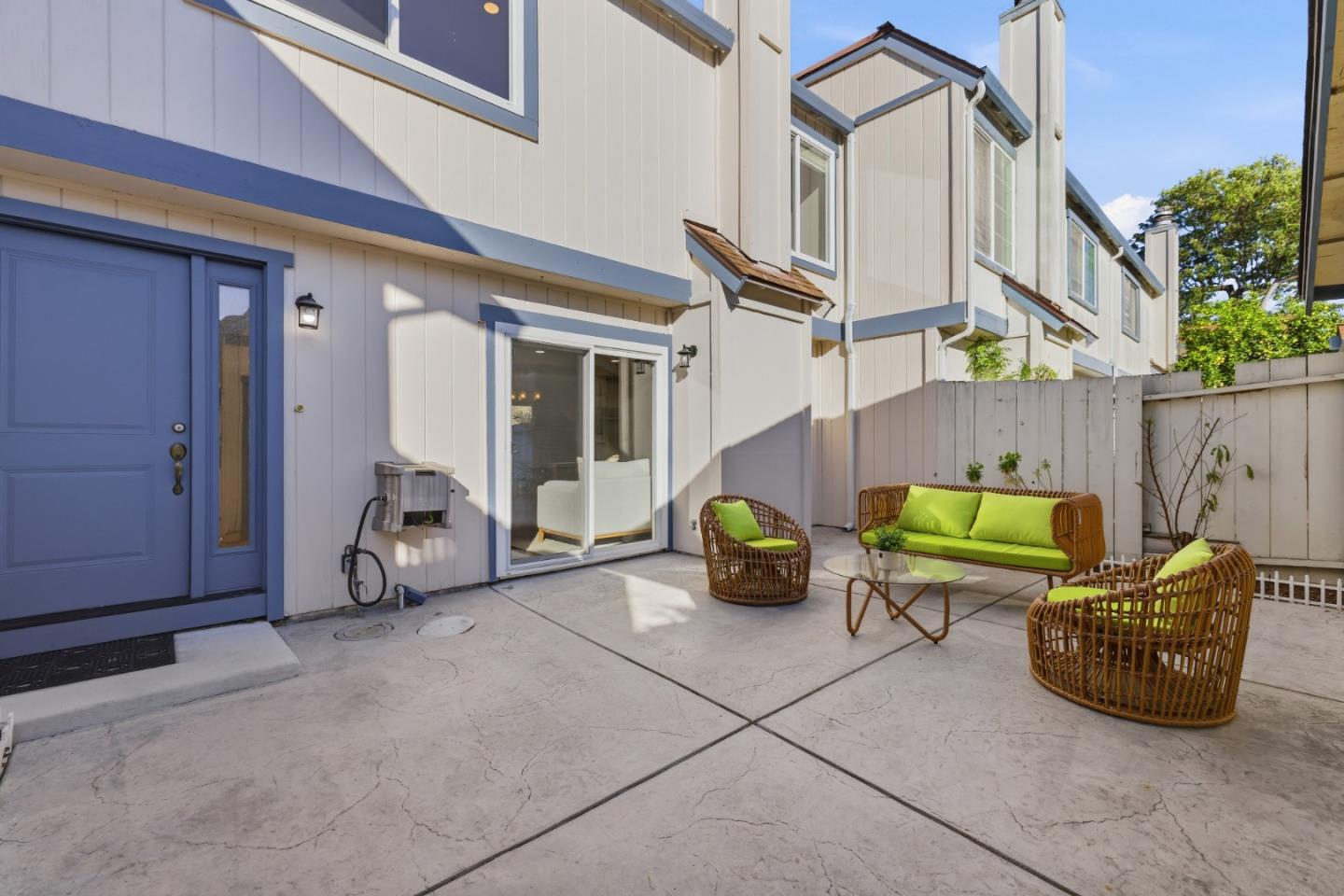 Detail Gallery Image 3 of 29 For 32060 Paloma Ct, Union City,  CA 94587 - 2 Beds | 2/1 Baths