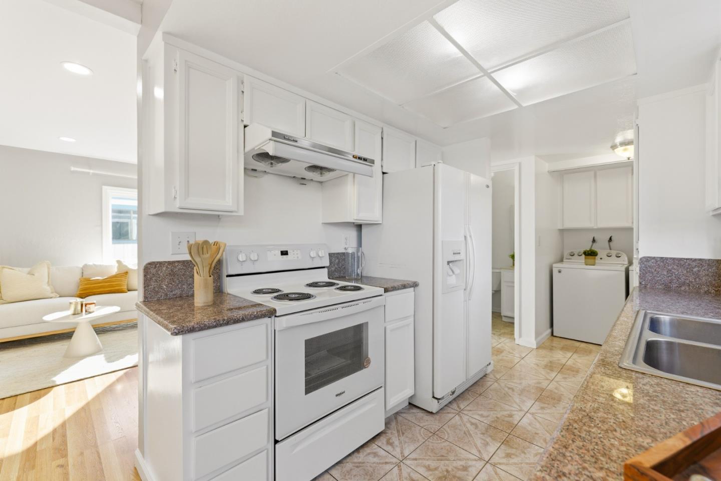 Detail Gallery Image 8 of 29 For 32060 Paloma Ct, Union City,  CA 94587 - 2 Beds | 2/1 Baths