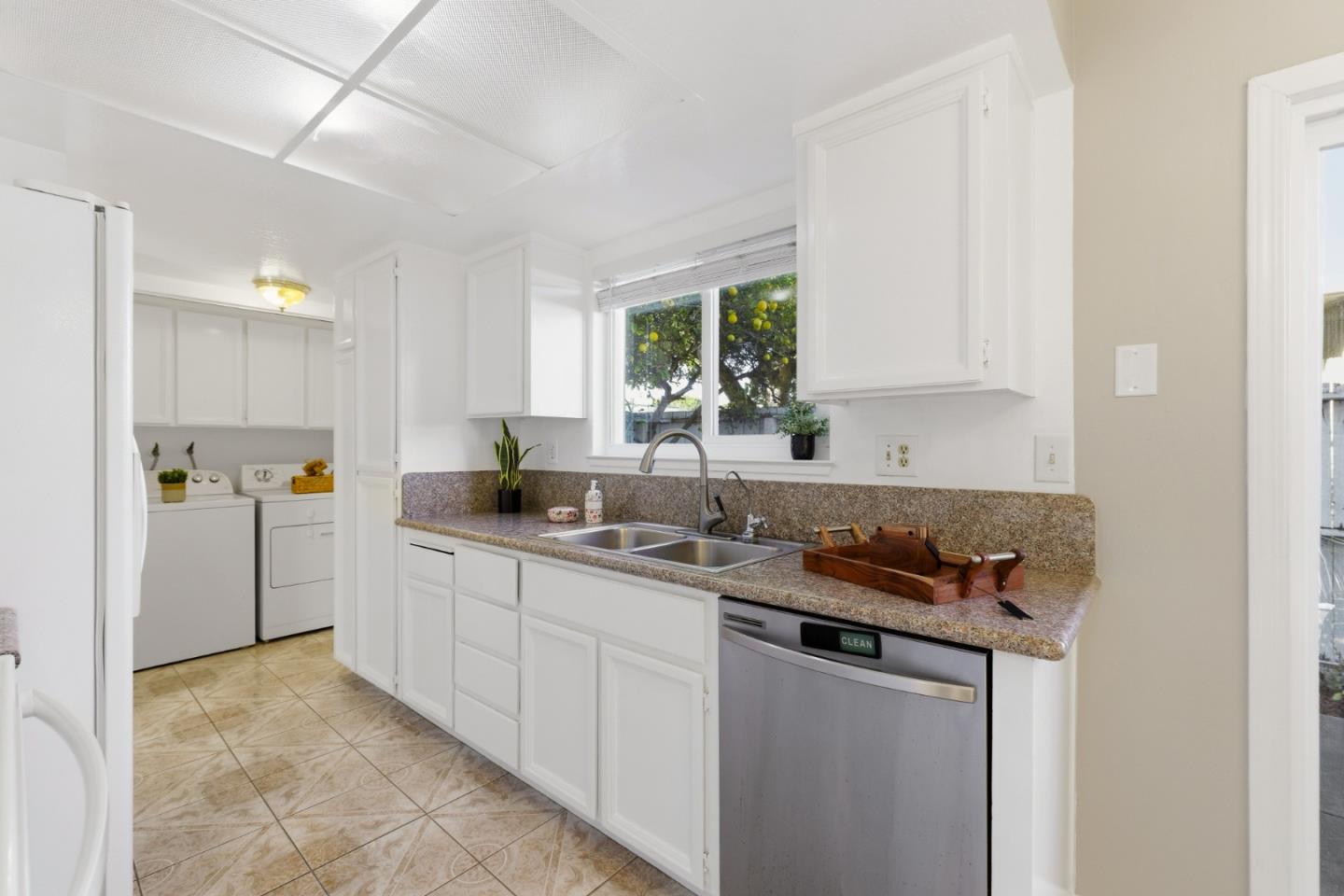 Detail Gallery Image 9 of 29 For 32060 Paloma Ct, Union City,  CA 94587 - 2 Beds | 2/1 Baths