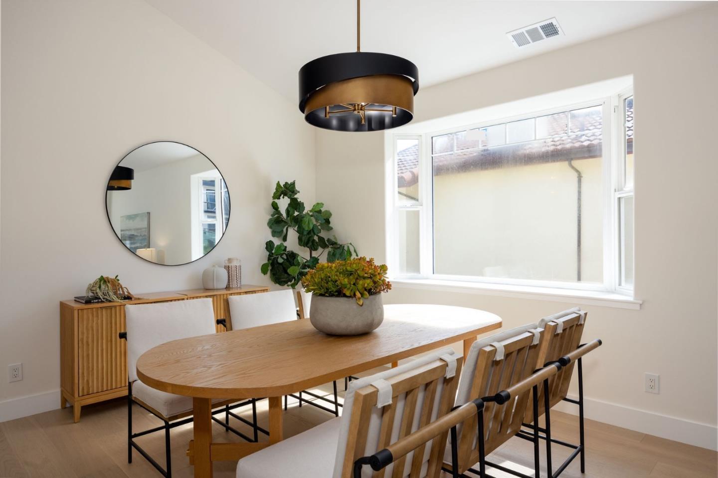 Detail Gallery Image 10 of 53 For 525 5th St, Montara,  CA 94037 - 3 Beds | 3 Baths