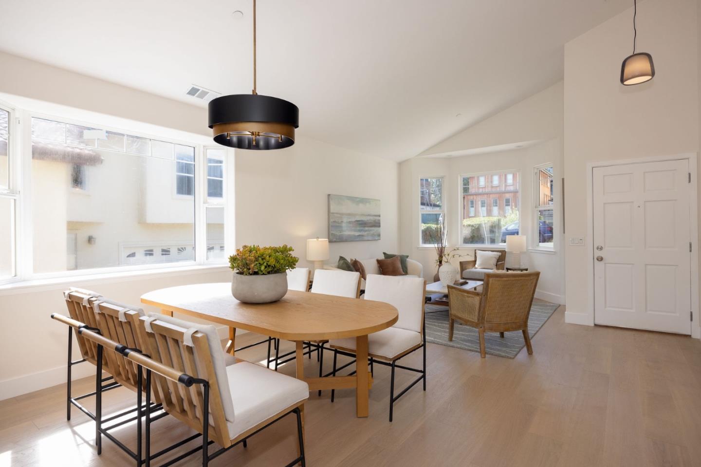 Detail Gallery Image 13 of 53 For 525 5th St, Montara,  CA 94037 - 3 Beds | 3 Baths