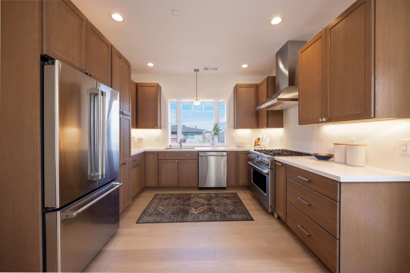 Detail Gallery Image 15 of 53 For 525 5th St, Montara,  CA 94037 - 3 Beds | 3 Baths