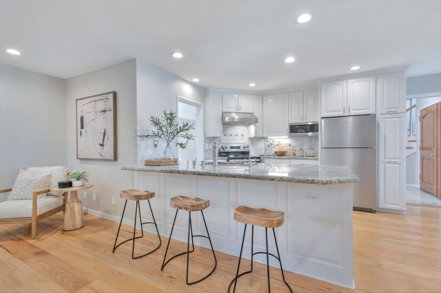 Detail Gallery Image 7 of 25 For 1053 Tulane Dr, Mountain View,  CA 94040 - 5 Beds | 4 Baths