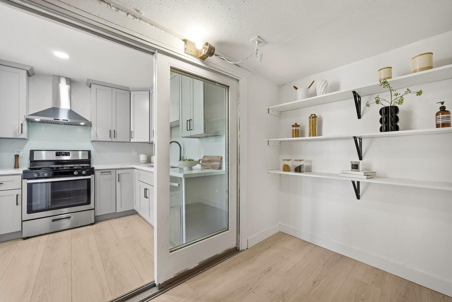 Detail Gallery Image 18 of 49 For 714 Santa Rosa St, Sunnyvale,  CA 94085 - 4 Beds | 2 Baths