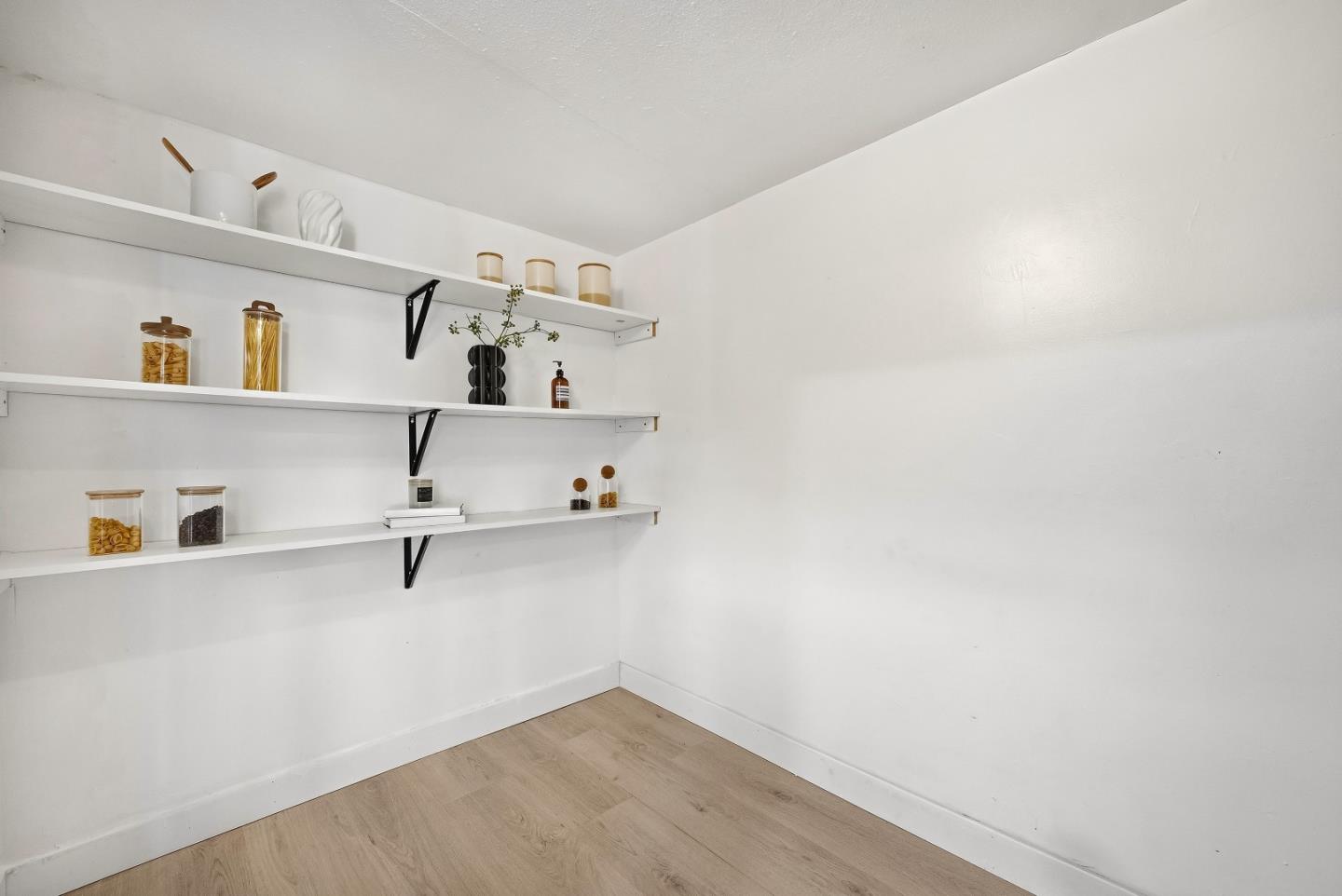 Detail Gallery Image 19 of 49 For 714 Santa Rosa St, Sunnyvale,  CA 94085 - 4 Beds | 2 Baths