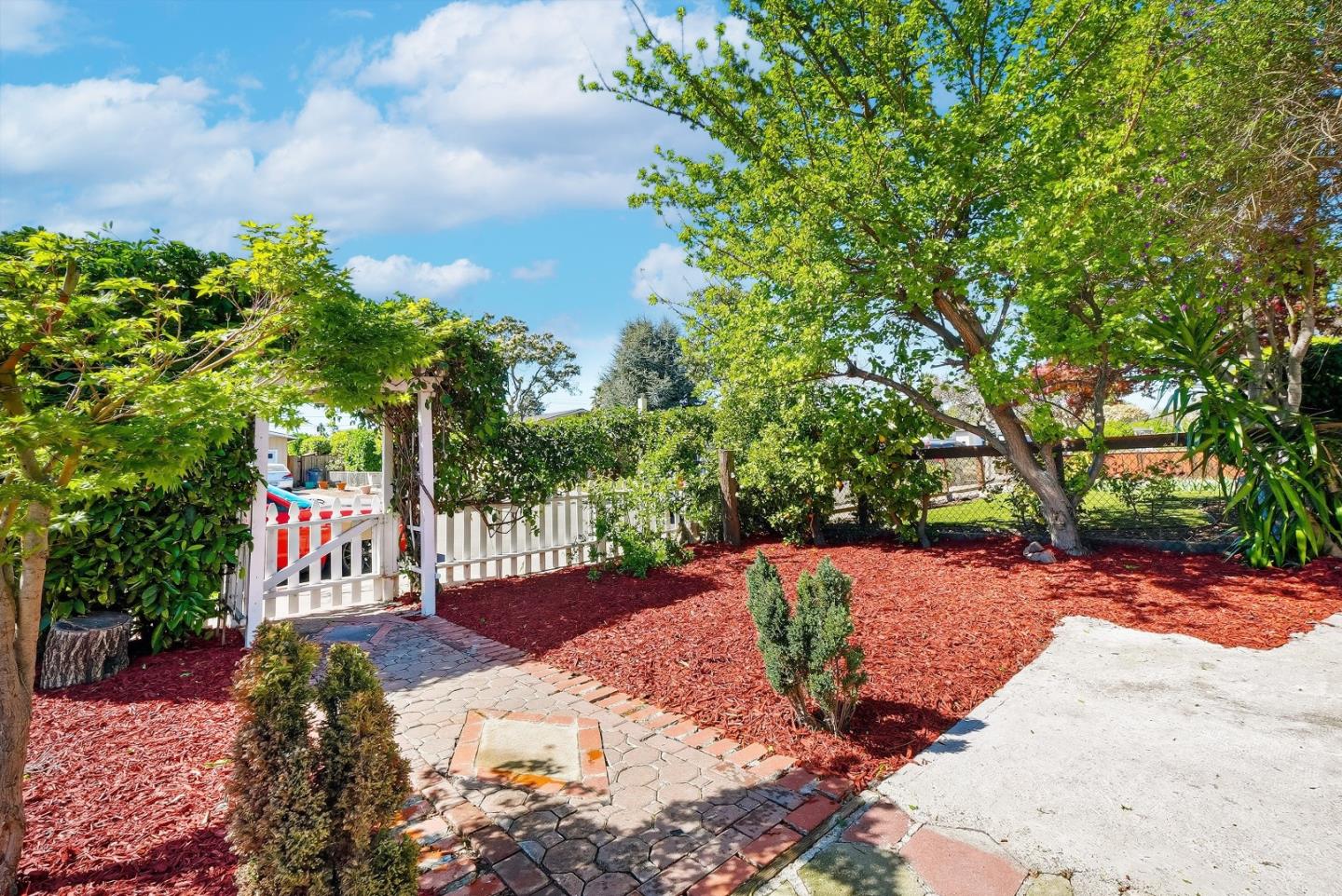 Detail Gallery Image 5 of 49 For 714 Santa Rosa St, Sunnyvale,  CA 94085 - 4 Beds | 2 Baths