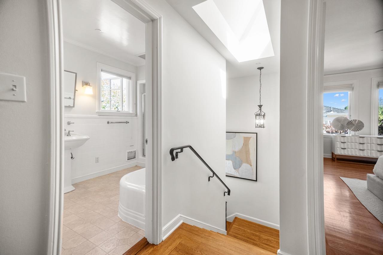 Detail Gallery Image 20 of 42 For 307 Aragon Blvd, San Mateo,  CA 94402 - 3 Beds | 2/1 Baths