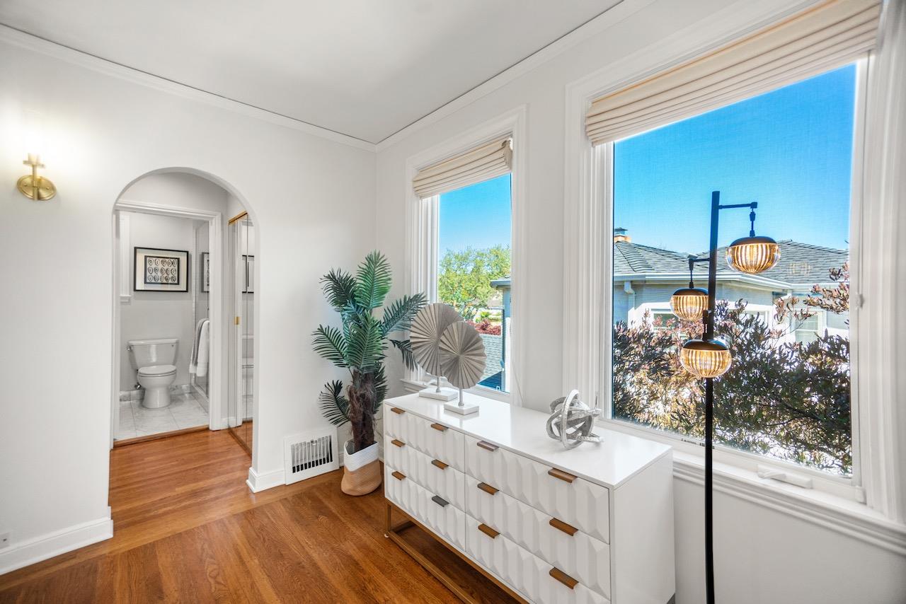 Detail Gallery Image 23 of 42 For 307 Aragon Blvd, San Mateo,  CA 94402 - 3 Beds | 2/1 Baths