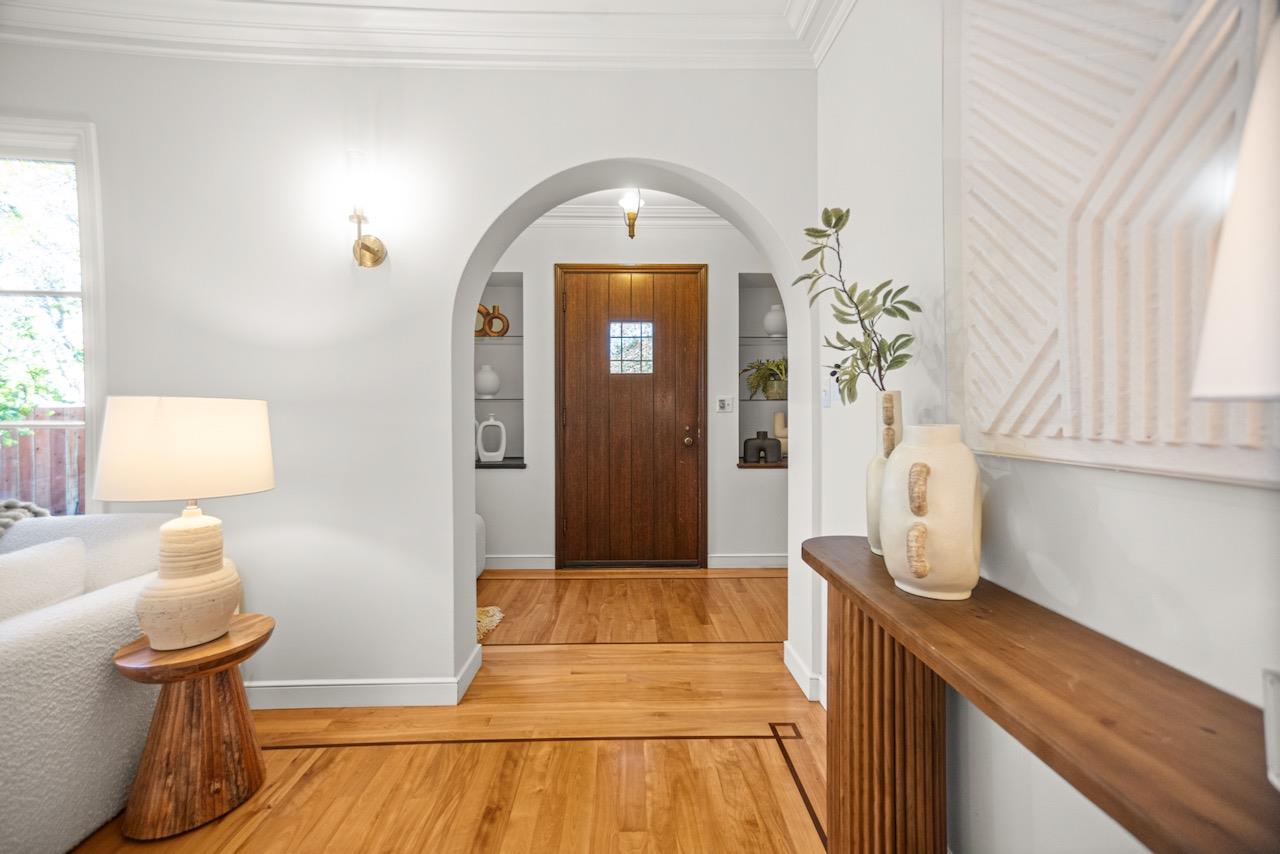 Detail Gallery Image 3 of 42 For 307 Aragon Blvd, San Mateo,  CA 94402 - 3 Beds | 2/1 Baths