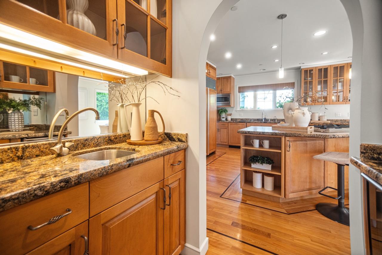 Detail Gallery Image 7 of 42 For 307 Aragon Blvd, San Mateo,  CA 94402 - 3 Beds | 2/1 Baths