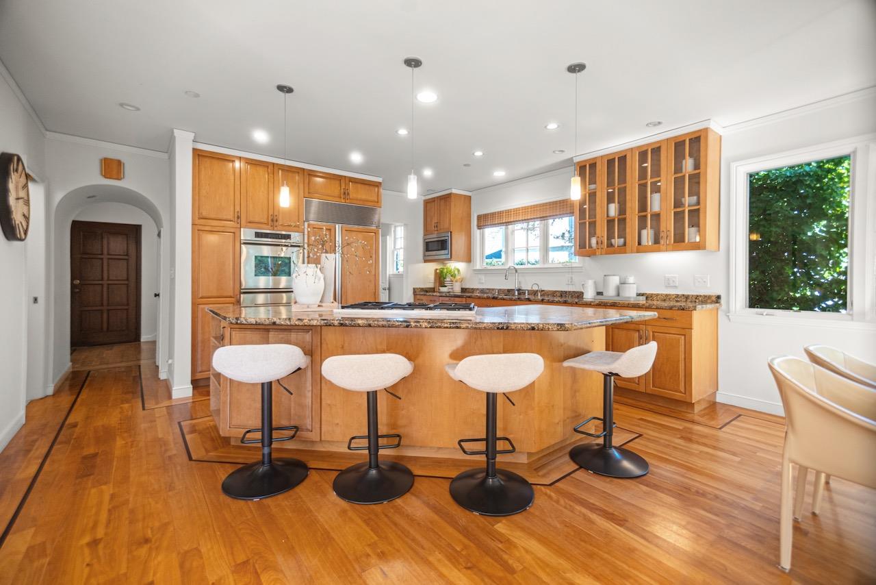 Detail Gallery Image 8 of 42 For 307 Aragon Blvd, San Mateo,  CA 94402 - 3 Beds | 2/1 Baths