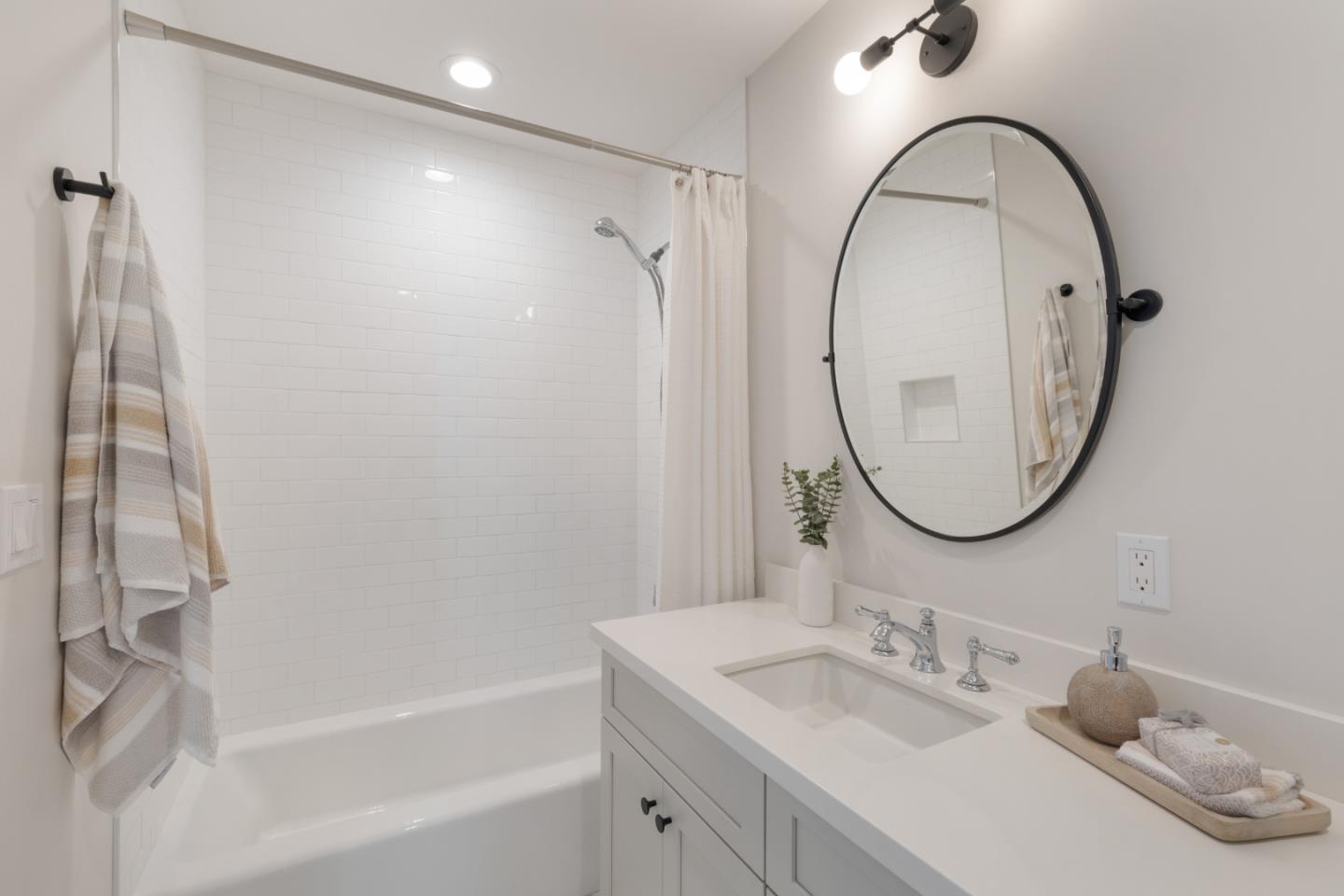 Detail Gallery Image 12 of 15 For 727 N Clover Ave, San Jose,  CA 95128 - 3 Beds | 2 Baths