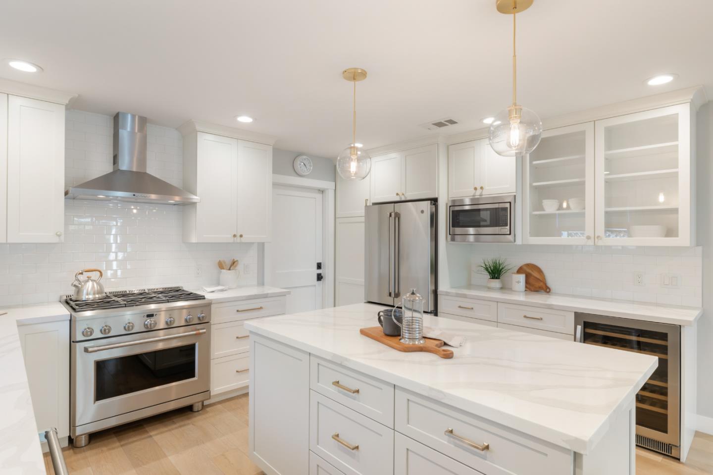 Detail Gallery Image 5 of 15 For 727 N Clover Ave, San Jose,  CA 95128 - 3 Beds | 2 Baths