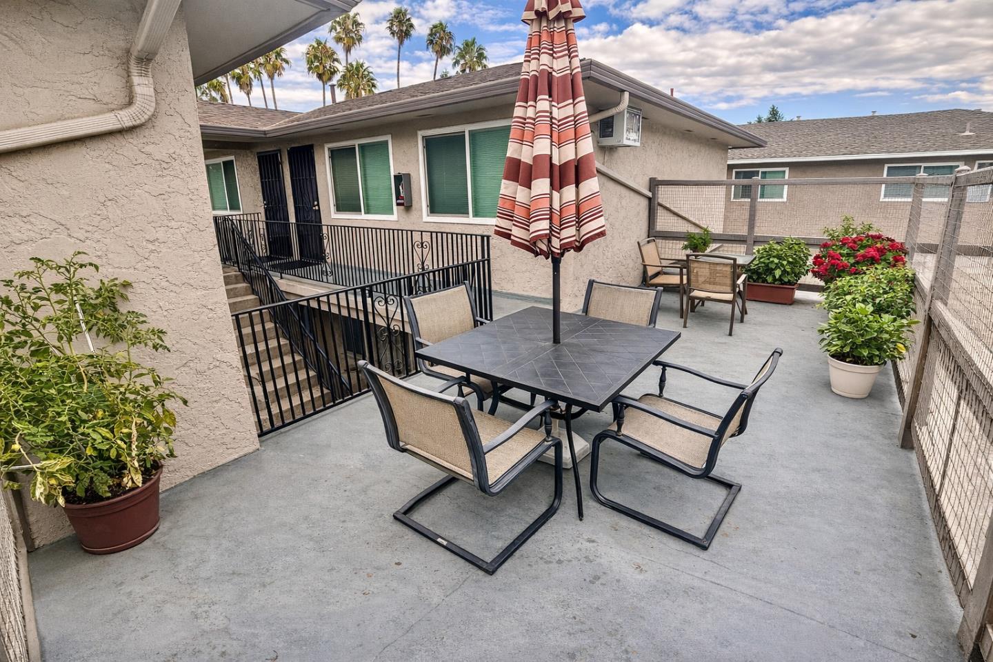 Detail Gallery Image 3 of 11 For 676 Garland Ave, Sunnyvale,  CA 94086 - – Beds | – Baths