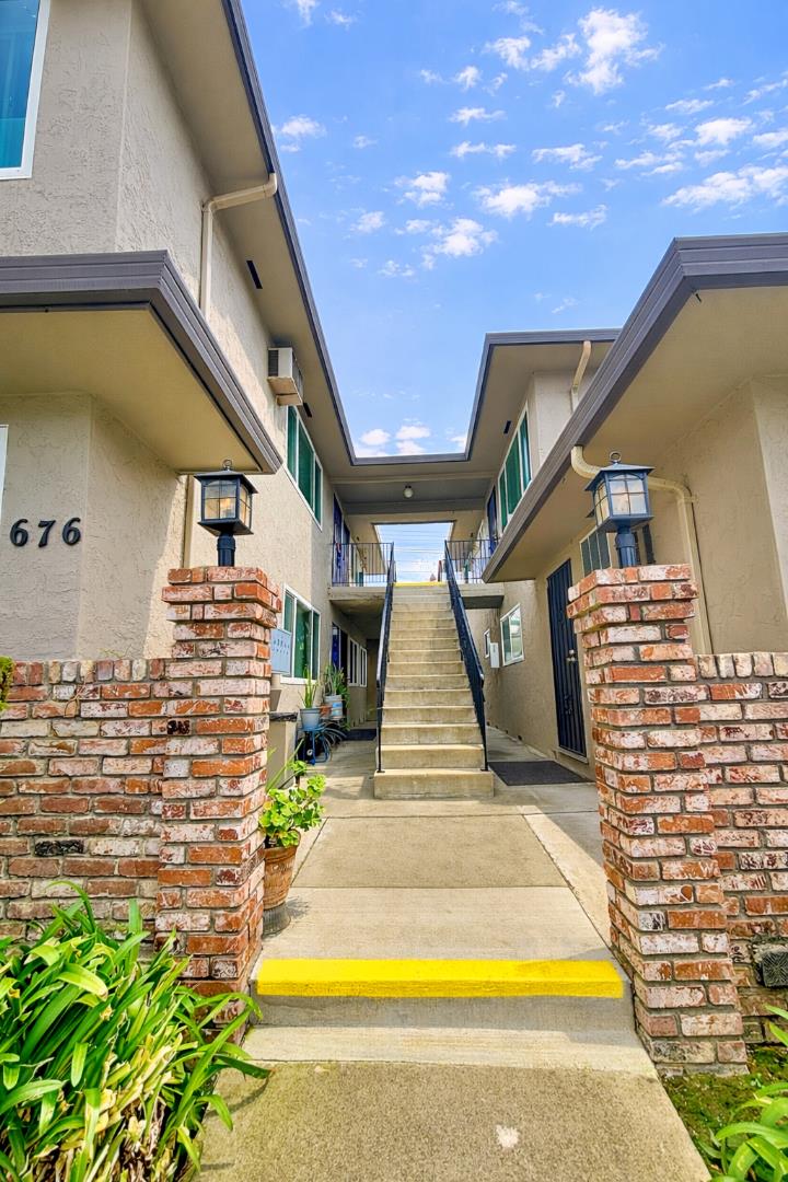 Detail Gallery Image 5 of 11 For 676 Garland Ave, Sunnyvale,  CA 94086 - – Beds | – Baths