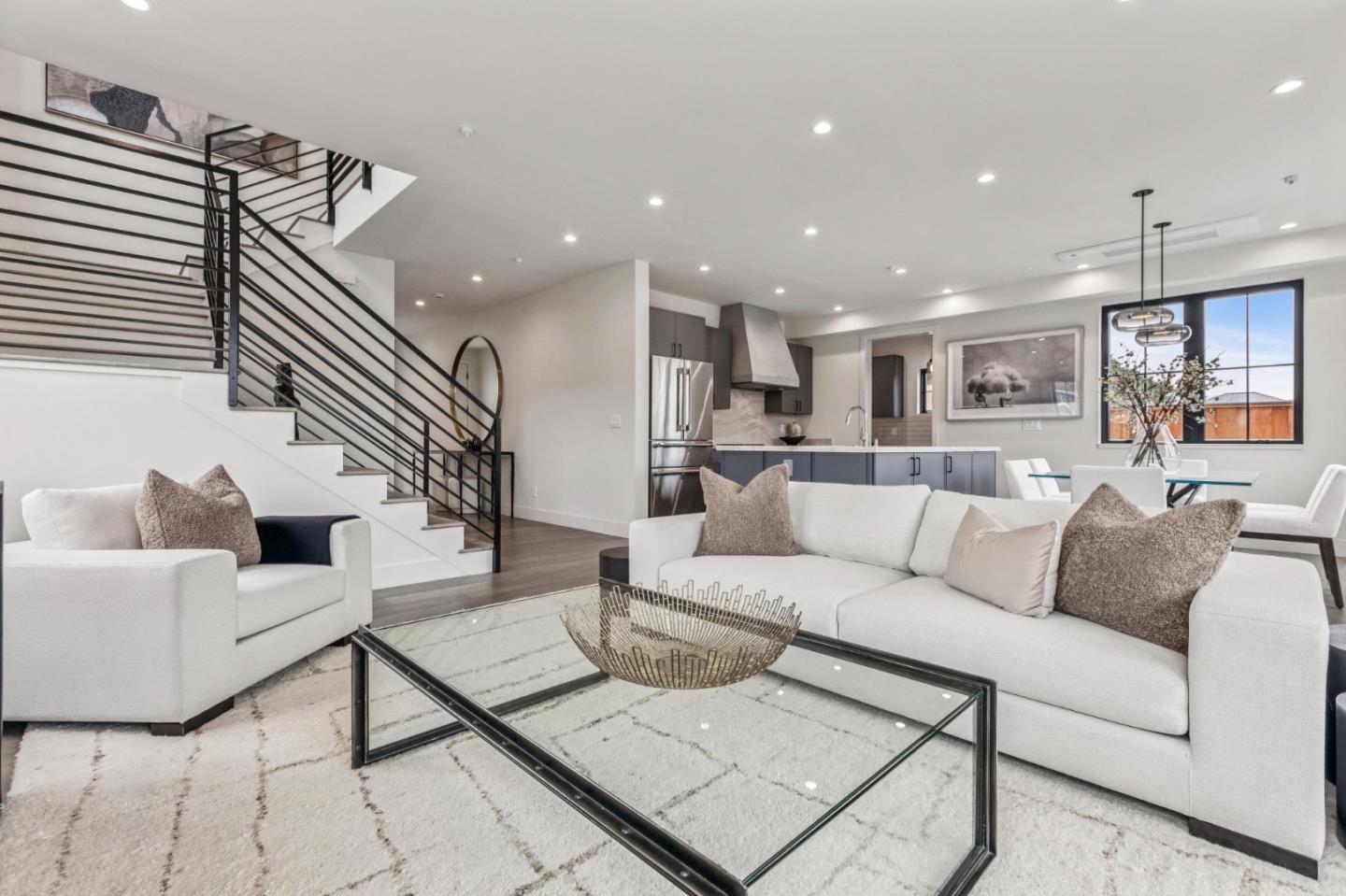 Detail Gallery Image 11 of 52 For 587 Creekside Dr, Half Moon Bay,  CA 94019 - 4 Beds | 3/1 Baths