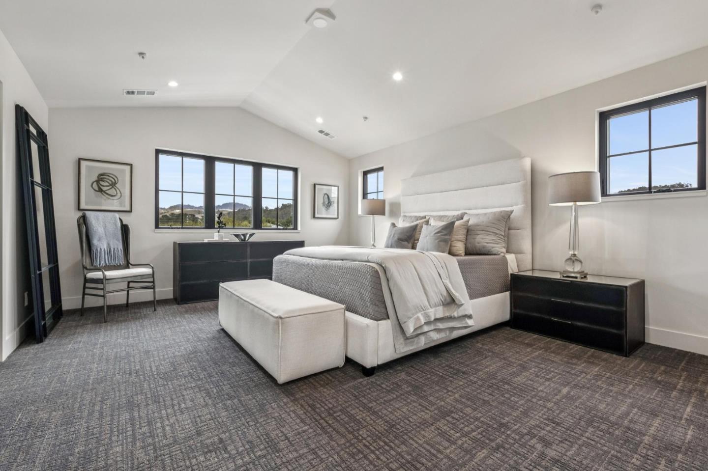 Detail Gallery Image 27 of 52 For 587 Creekside Dr, Half Moon Bay,  CA 94019 - 4 Beds | 3/1 Baths